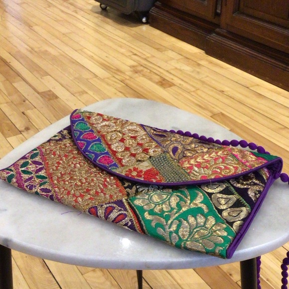 Handbags - Summer Boho Relaxed Ethnic Multicolor Embroidered Clutch